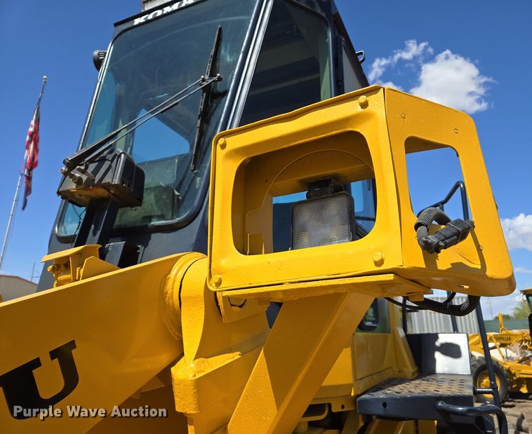 image for item EC0931 1990 Komatsu WA320-1 wheel loader