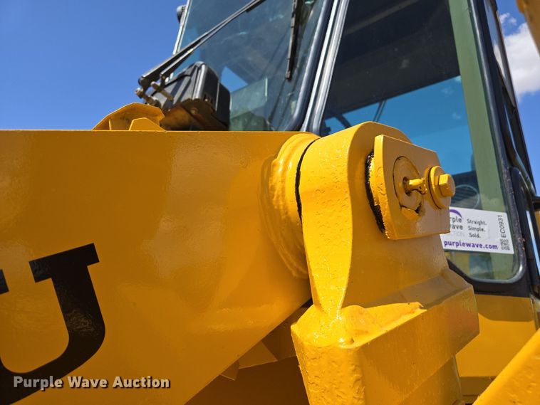 image for item EC0931 1990 Komatsu WA320-1 wheel loader