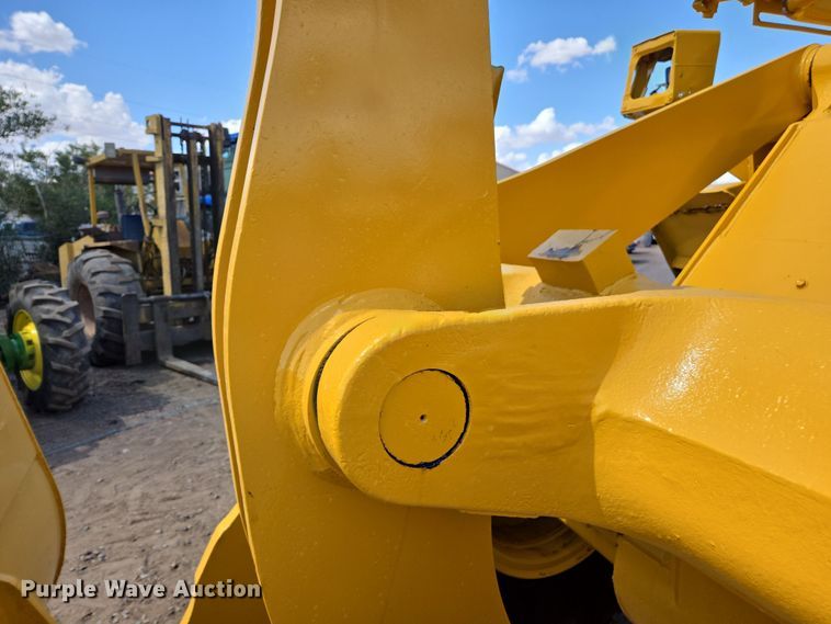 image for item EC0931 1990 Komatsu WA320-1 wheel loader