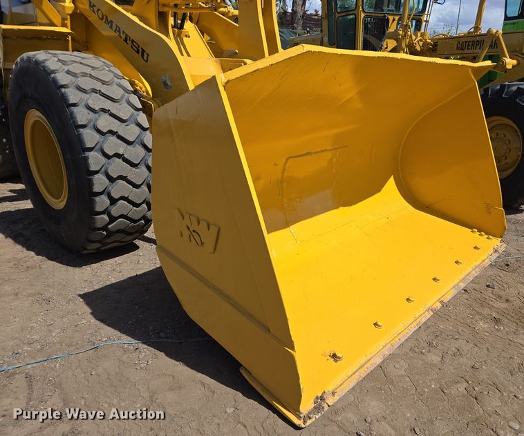 image for item EC0931 1990 Komatsu WA320-1 wheel loader