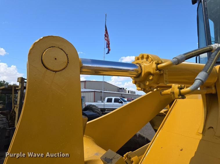 image for item EC0931 1990 Komatsu WA320-1 wheel loader