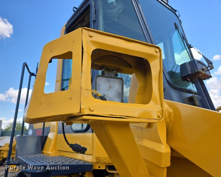 image for item EC0931 1990 Komatsu WA320-1 wheel loader