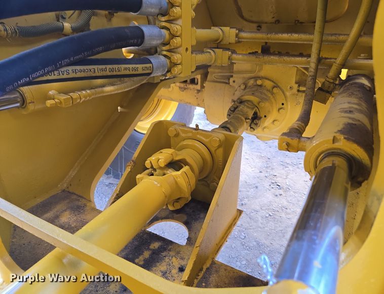 image for item EC0931 1990 Komatsu WA320-1 wheel loader