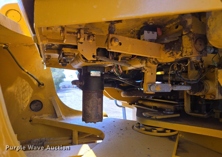 image for item EC0931 1990 Komatsu WA320-1 wheel loader