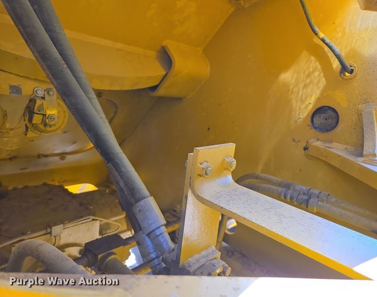 image for item EC0931 1990 Komatsu WA320-1 wheel loader