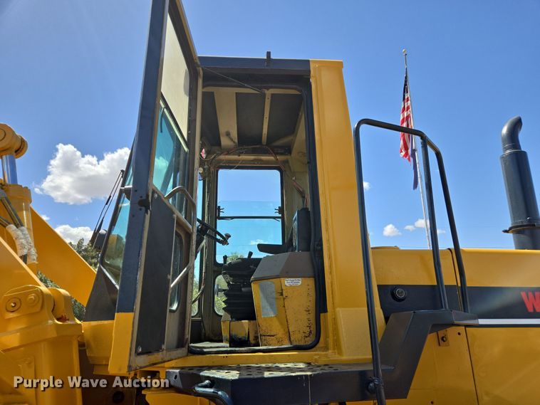 image for item EC0931 1990 Komatsu WA320-1 wheel loader