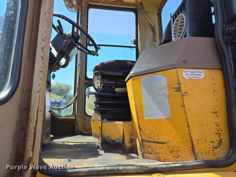 image for item EC0931 1990 Komatsu WA320-1 wheel loader