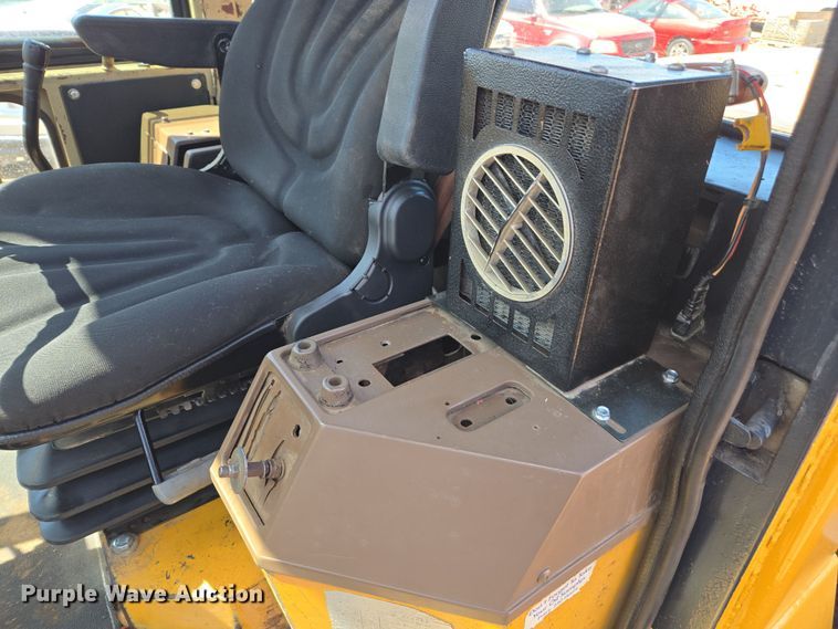 image for item EC0931 1990 Komatsu WA320-1 wheel loader