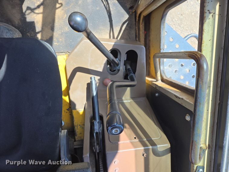 image for item EC0931 1990 Komatsu WA320-1 wheel loader