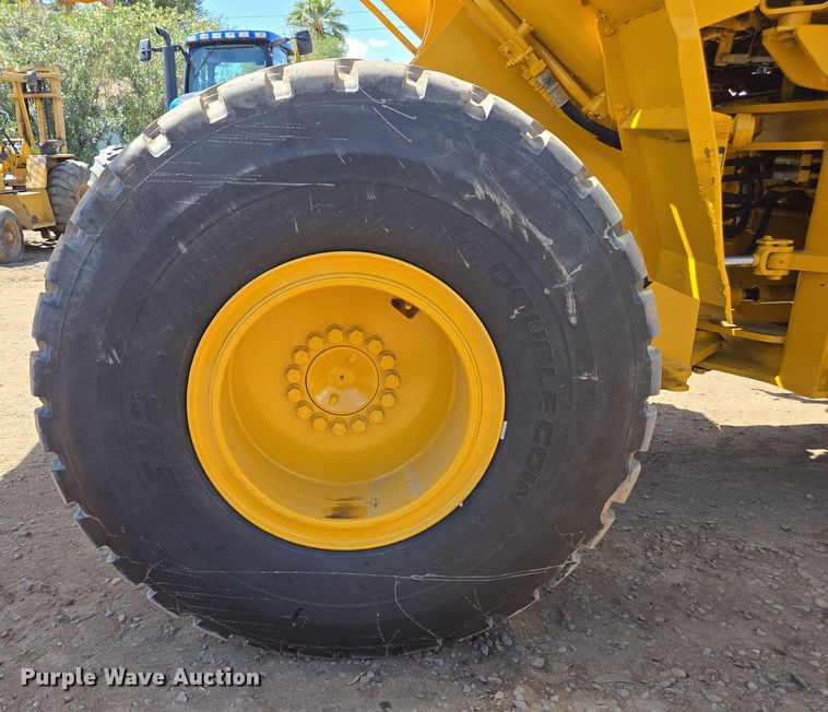 image for item EC0931 1990 Komatsu WA320-1 wheel loader