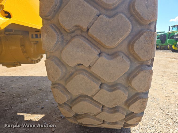 image for item EC0931 1990 Komatsu WA320-1 wheel loader