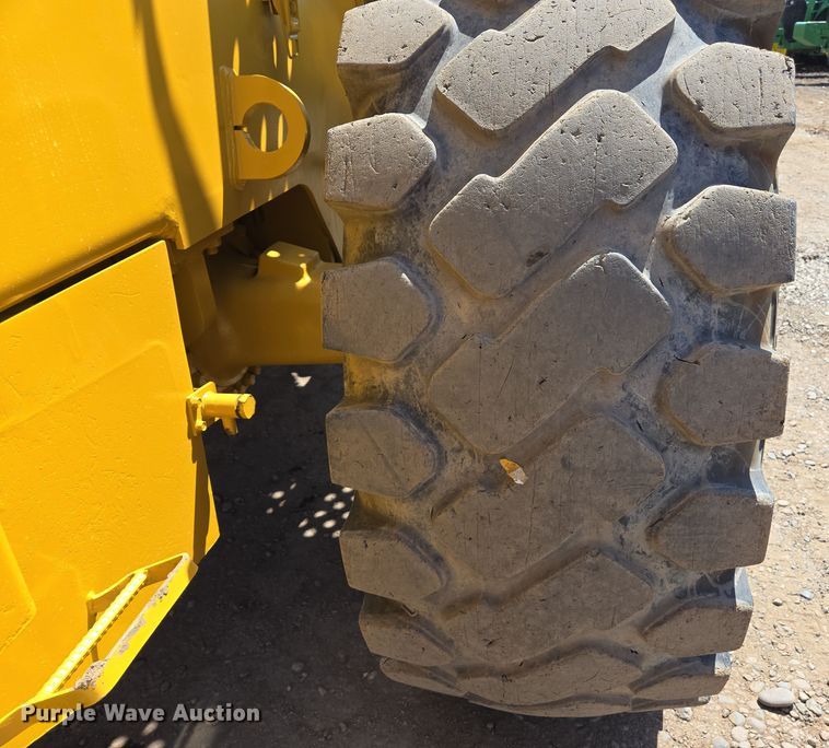 image for item EC0931 1990 Komatsu WA320-1 wheel loader