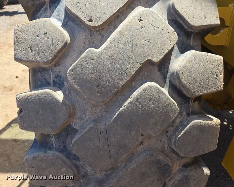 image for item EC0931 1990 Komatsu WA320-1 wheel loader