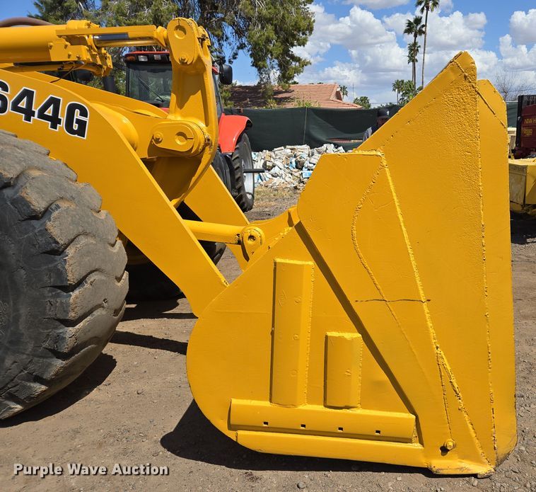 image for item EC0932 1995 John Deere 644G wheel loader