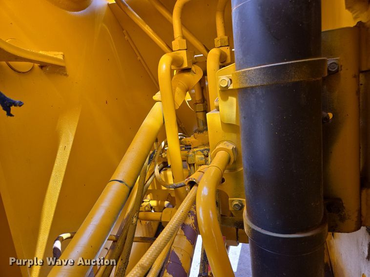 image for item EC0932 1995 John Deere 644G wheel loader