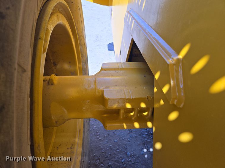 image for item EC0932 1995 John Deere 644G wheel loader