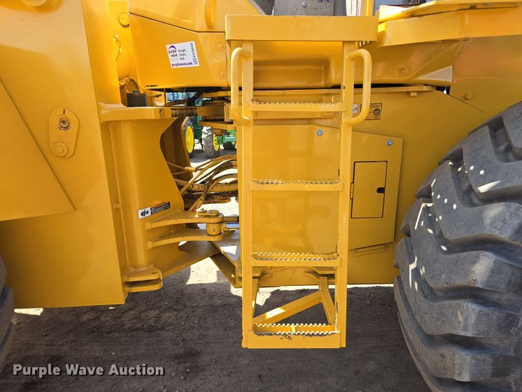 image for item EC0932 1995 John Deere 644G wheel loader