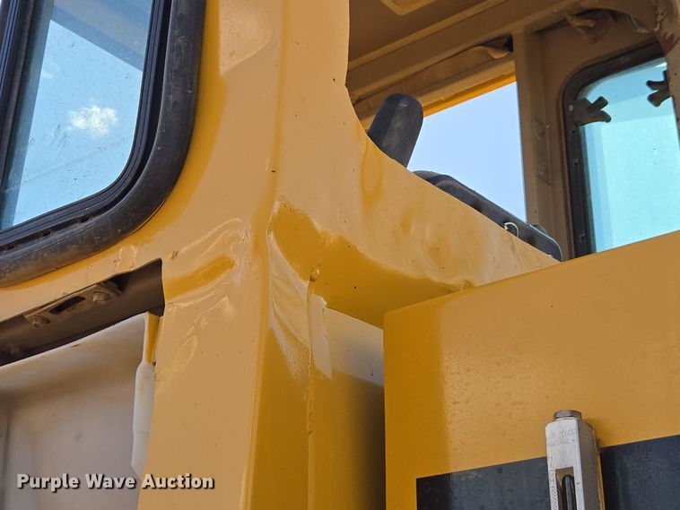 image for item EC0932 1995 John Deere 644G wheel loader