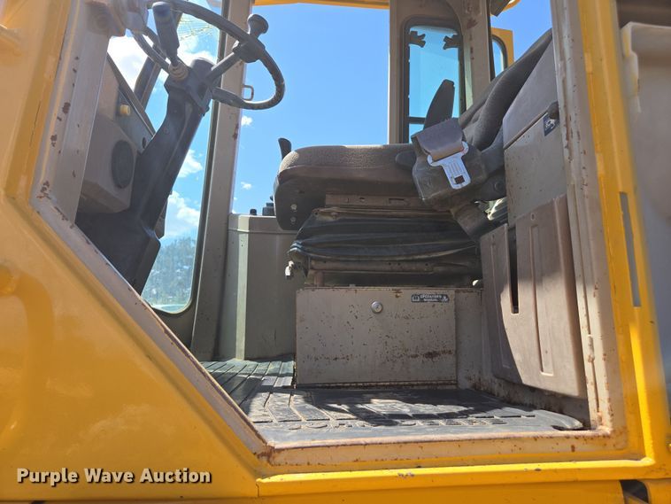 image for item EC0932 1995 John Deere 644G wheel loader