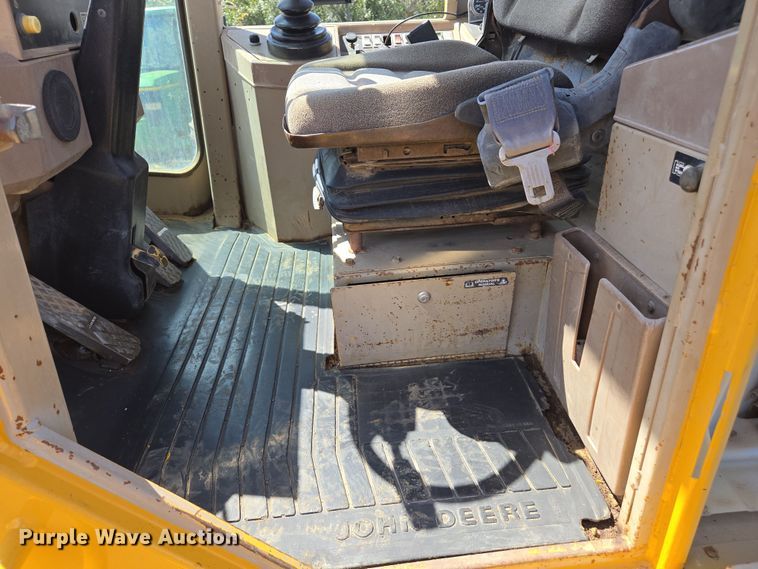 image for item EC0932 1995 John Deere 644G wheel loader