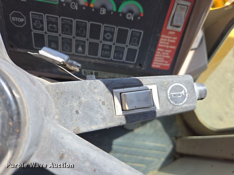 image for item EC0932 1995 John Deere 644G wheel loader