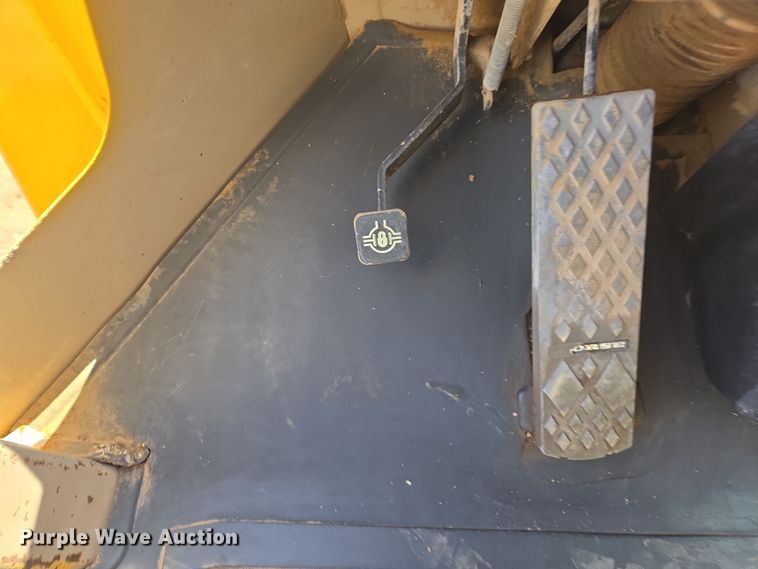 image for item EC0932 1995 John Deere 644G wheel loader