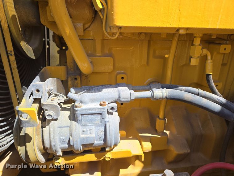 image for item EC0932 1995 John Deere 644G wheel loader