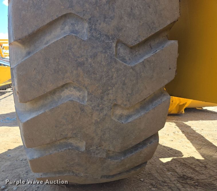 image for item EC0932 1995 John Deere 644G wheel loader