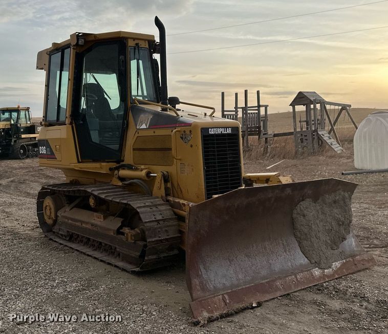 image for item EC2375 2003 Caterpillar D3G XL dozer