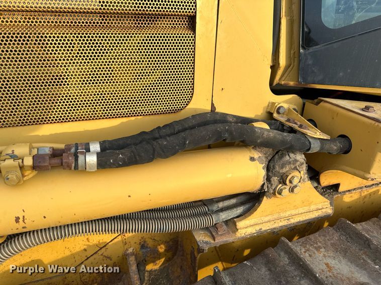 image for item EC2375 2003 Caterpillar D3G XL dozer