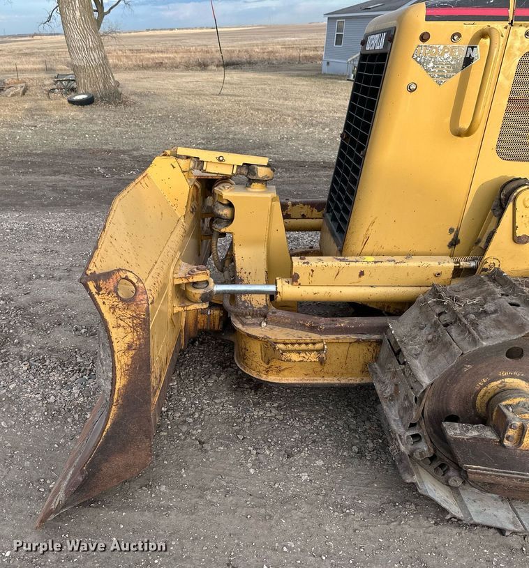 image for item EC2375 2003 Caterpillar D3G XL dozer