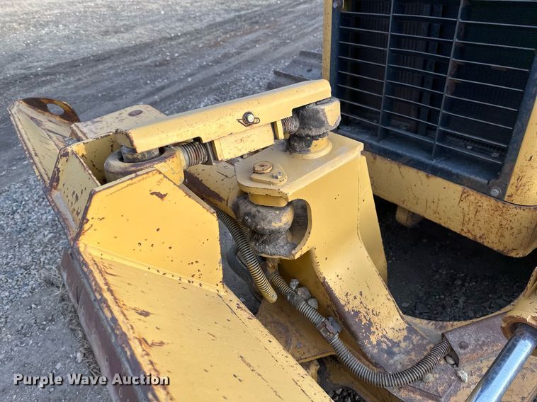 image for item EC2375 2003 Caterpillar D3G XL dozer