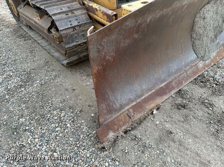 image for item EC2375 2003 Caterpillar D3G XL dozer