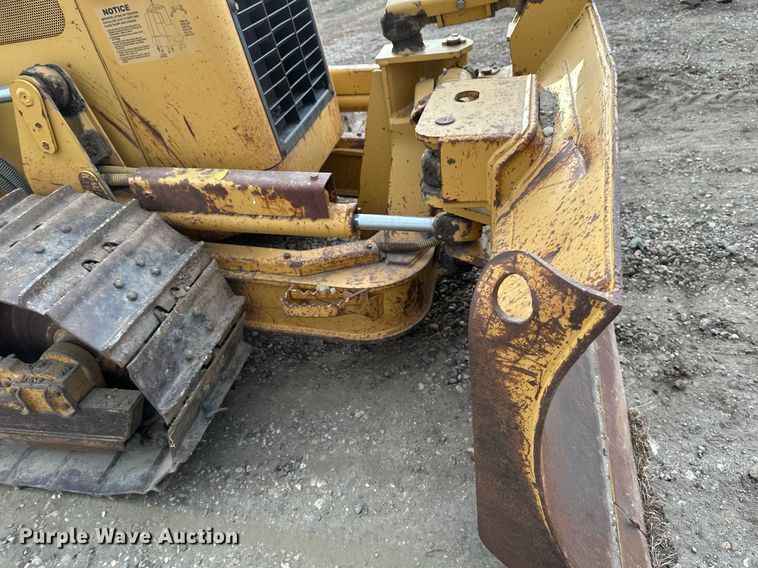 image for item EC2375 2003 Caterpillar D3G XL dozer