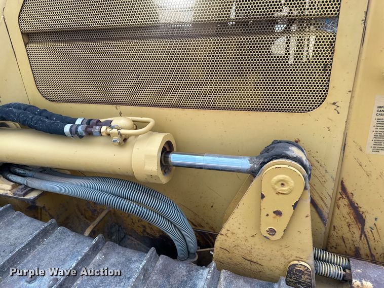 image for item EC2375 2003 Caterpillar D3G XL dozer