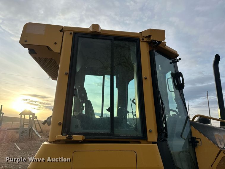 image for item EC2375 2003 Caterpillar D3G XL dozer