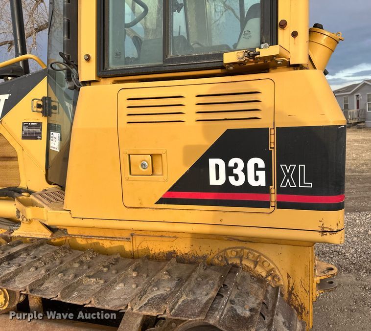 image for item EC2375 2003 Caterpillar D3G XL dozer