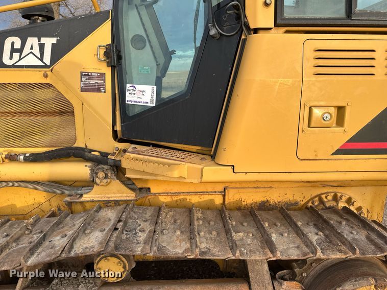 image for item EC2375 2003 Caterpillar D3G XL dozer