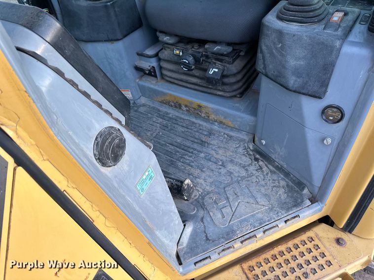 image for item EC2375 2003 Caterpillar D3G XL dozer