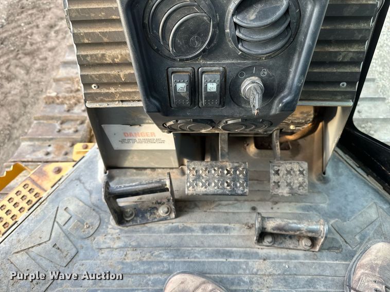 image for item EC2375 2003 Caterpillar D3G XL dozer