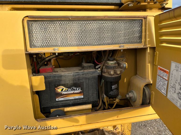 image for item EC2375 2003 Caterpillar D3G XL dozer
