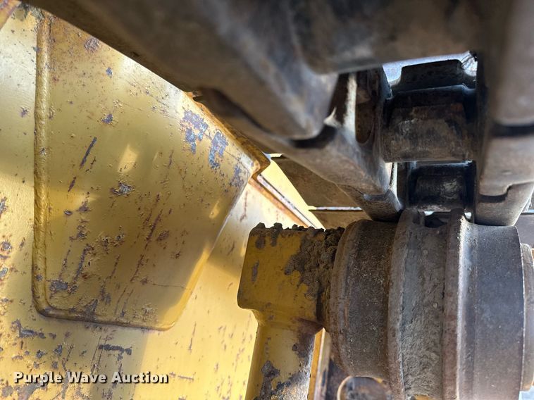 image for item EC2375 2003 Caterpillar D3G XL dozer