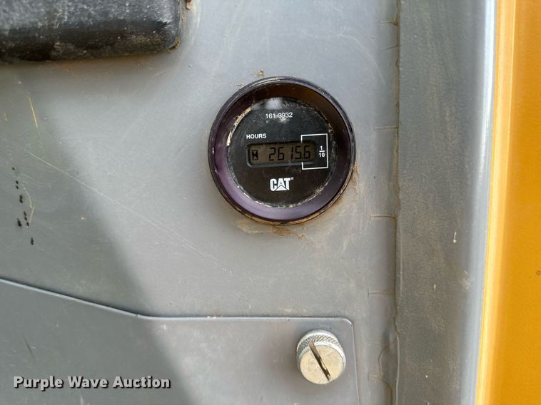 image for item EC2375 2003 Caterpillar D3G XL dozer