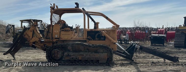 image for item EC2379 1971 International  TD15B cable plow