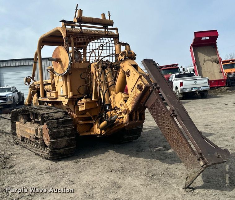 image for item EC2379 1971 International  TD15B cable plow
