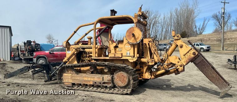 image for item EC2379 1971 International  TD15B cable plow