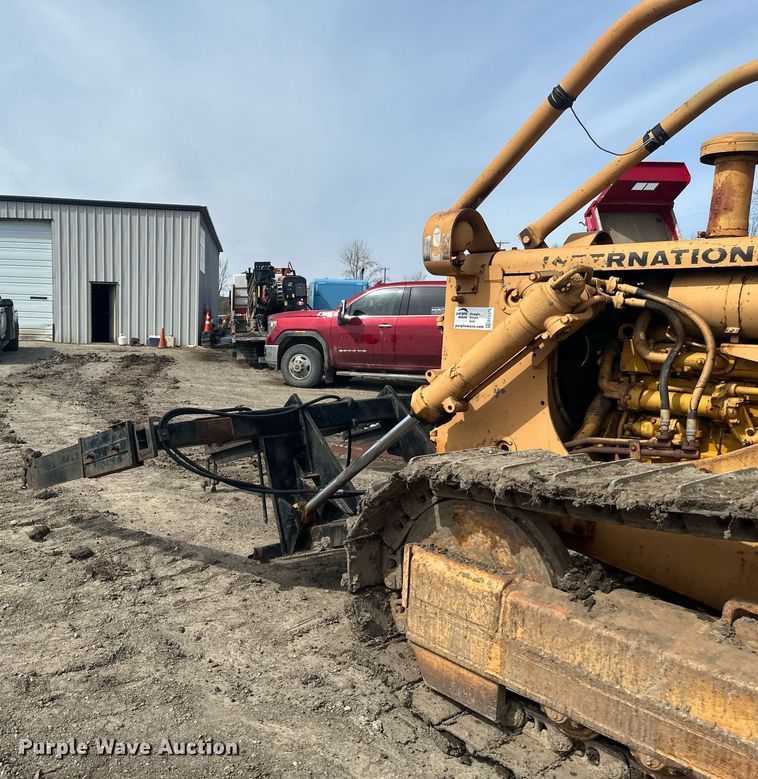 image for item EC2379 1971 International  TD15B cable plow