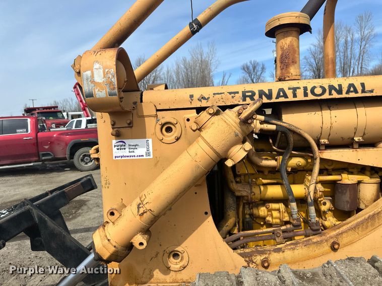 image for item EC2379 1971 International  TD15B cable plow