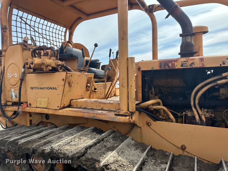 image for item EC2379 1971 International  TD15B cable plow