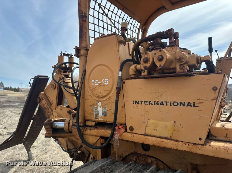 image for item EC2379 1971 International  TD15B cable plow